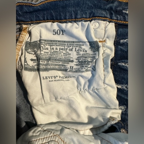 Women’s LEVI Denim Jean Shorts 26W - Picture 10 of 12